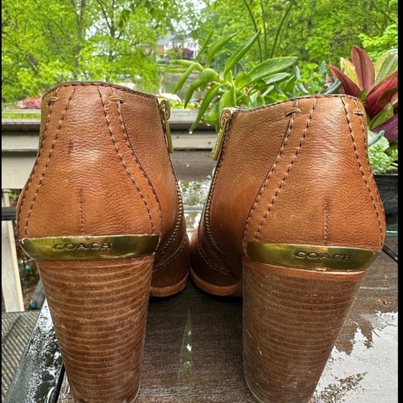 Coach Hattie Tan Boot (10.5) - Picture 4 of 6